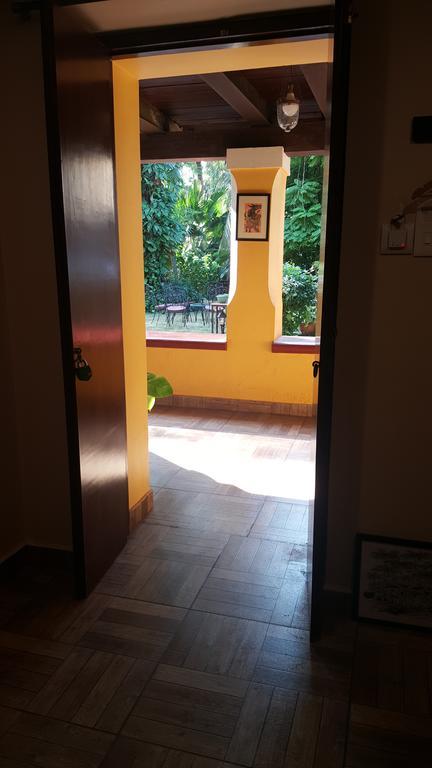 Casa Menezes - A Heritage Goan Homestay Bambolim Phòng bức ảnh