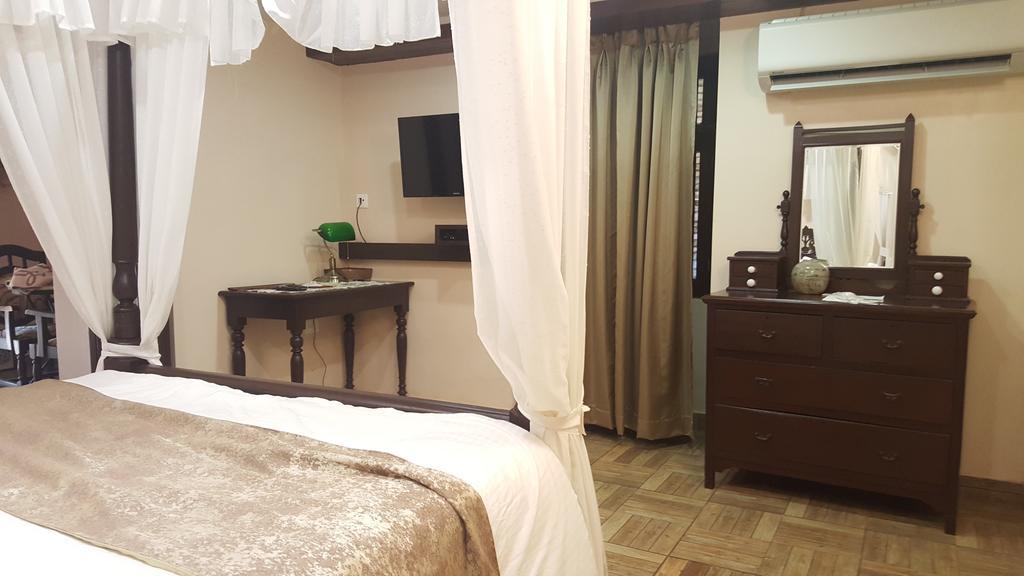 Casa Menezes - A Heritage Goan Homestay Bambolim Phòng bức ảnh