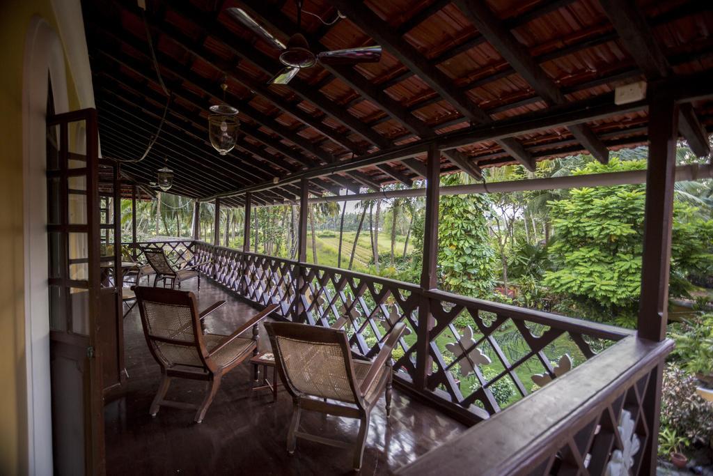 Casa Menezes - A Heritage Goan Homestay Bambolim Phòng bức ảnh