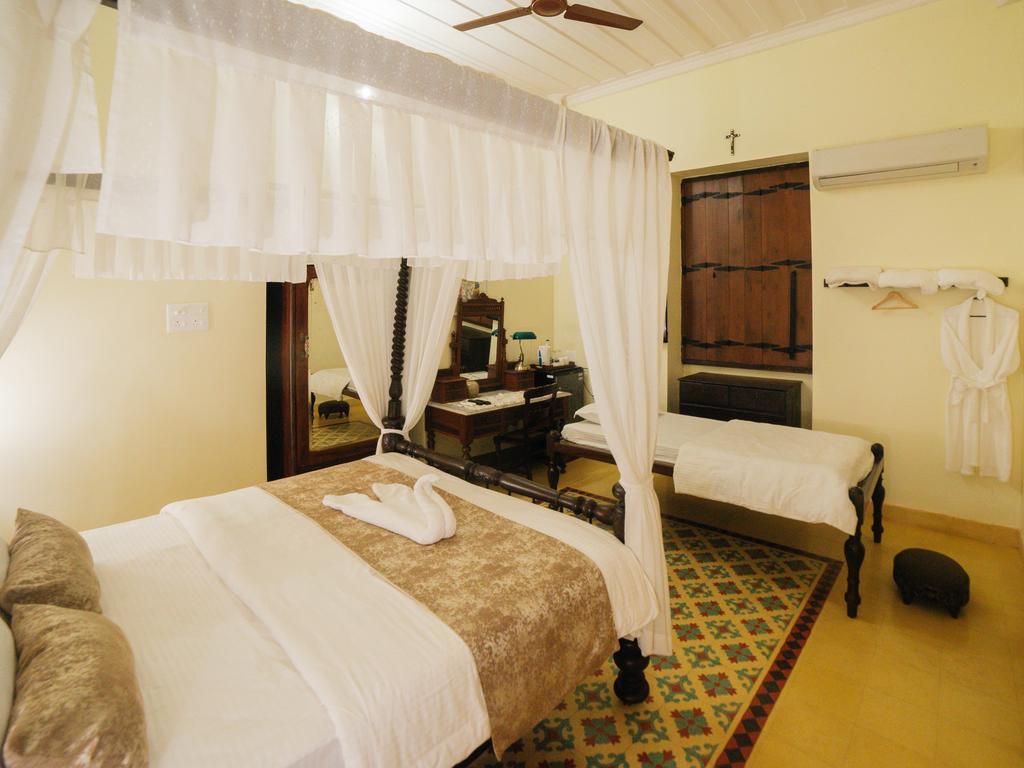 Casa Menezes - A Heritage Goan Homestay Bambolim Ngoại thất bức ảnh