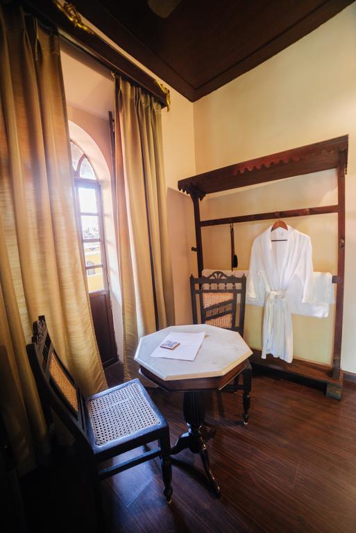 Casa Menezes - A Heritage Goan Homestay Bambolim Ngoại thất bức ảnh