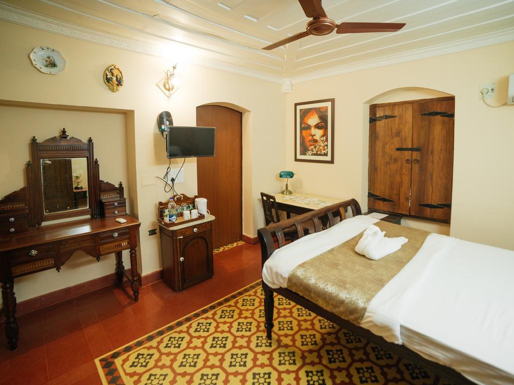 Casa Menezes - A Heritage Goan Homestay Bambolim Ngoại thất bức ảnh