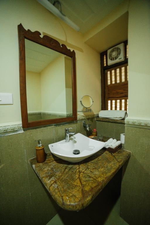 Casa Menezes - A Heritage Goan Homestay Bambolim Ngoại thất bức ảnh