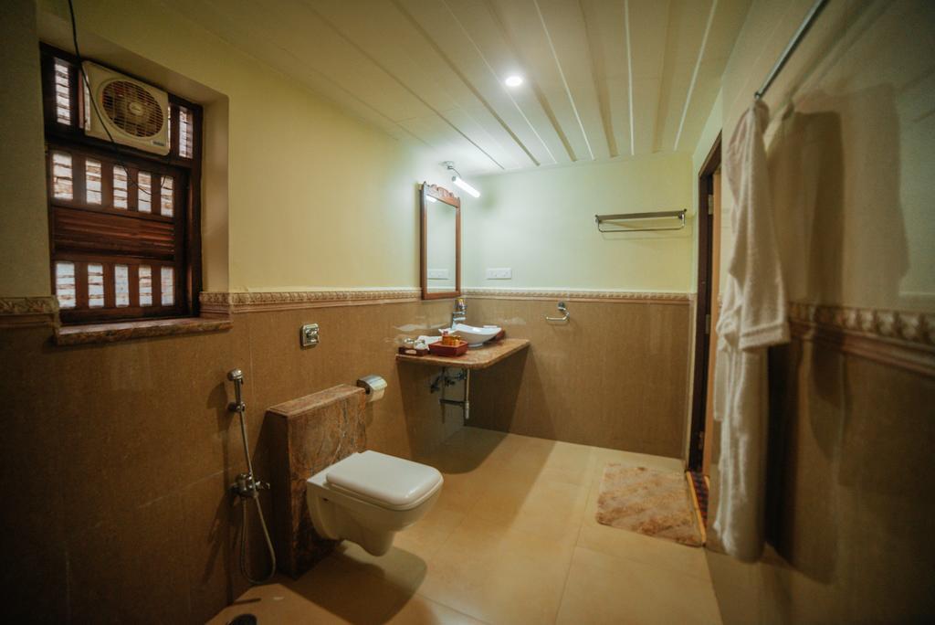 Casa Menezes - A Heritage Goan Homestay Bambolim Ngoại thất bức ảnh