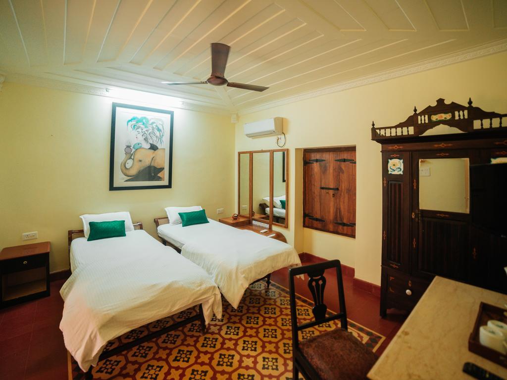 Casa Menezes - A Heritage Goan Homestay Bambolim Ngoại thất bức ảnh